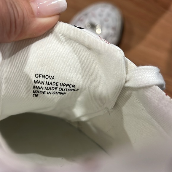 Guess sneakers - Picture 2 of 3